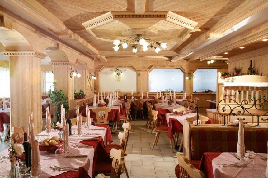Hotel Franco Andalo Buitenkant foto