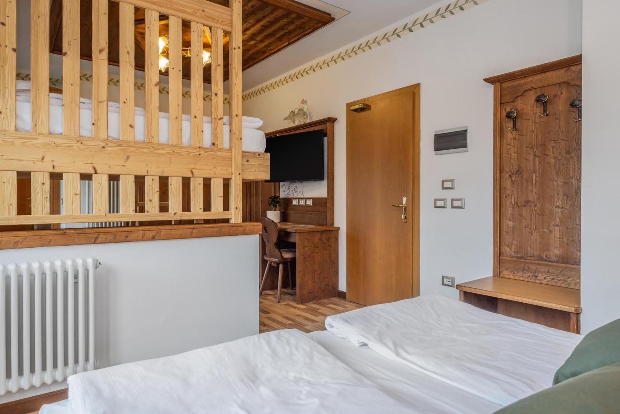 Hotel Franco Andalo Buitenkant foto