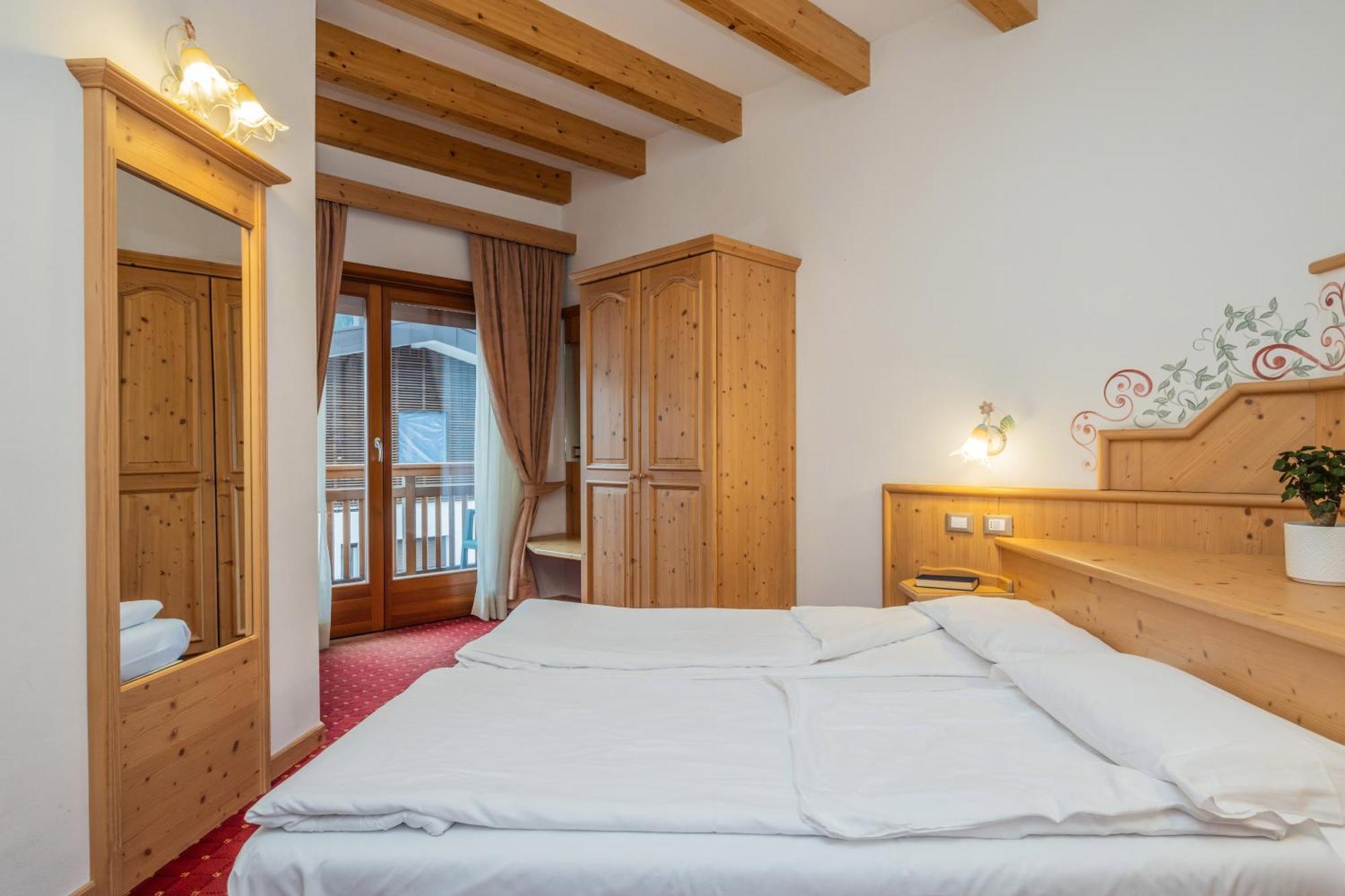 Hotel Franco Andalo Buitenkant foto