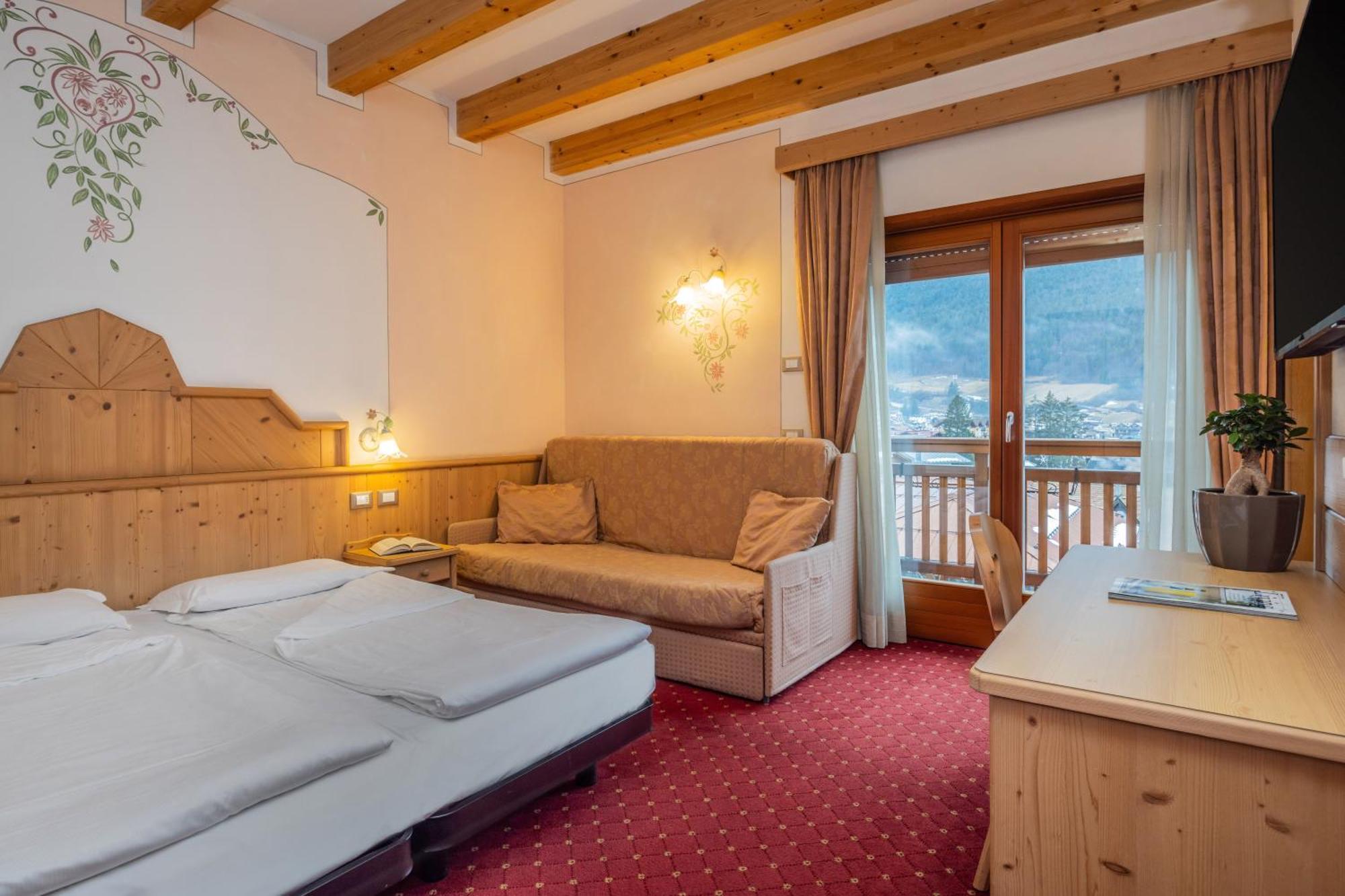 Hotel Franco Andalo Buitenkant foto
